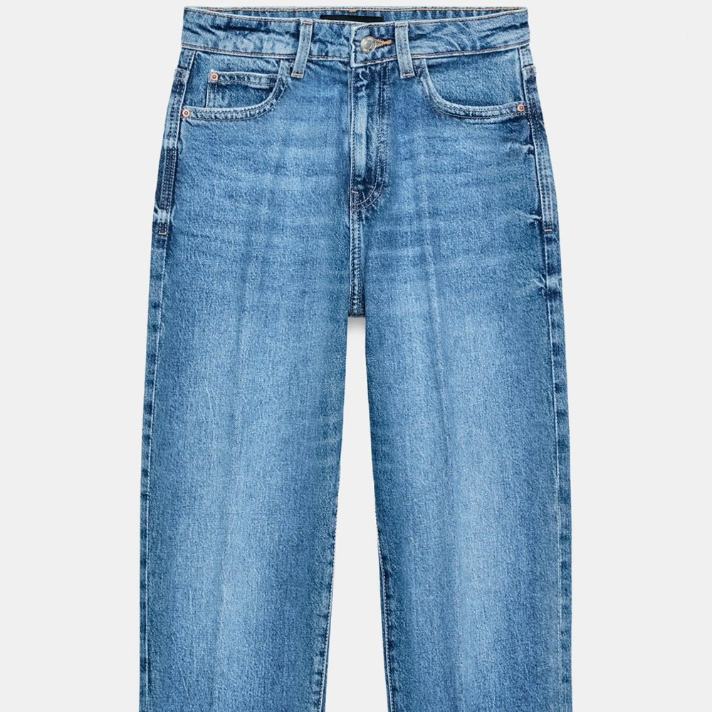 Zara Women's High-Rise Light Blue Straight Jeans